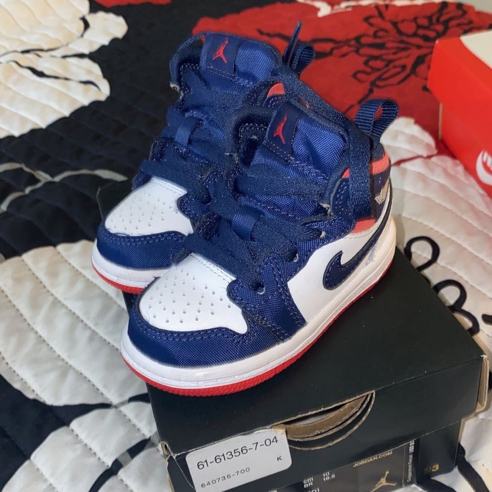 Jordan 1s size 4c